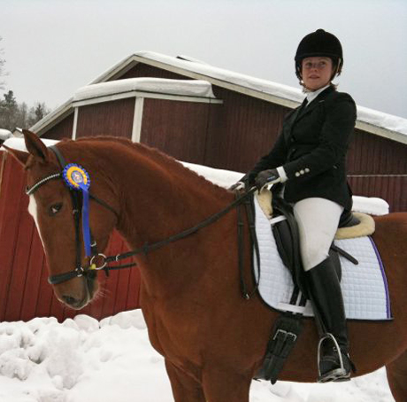 Buzzy H x f. 2004 e. Business u. Hägnens Eurudike ue. King's Bonus xx. Ägare Rebecca Persson. Uppfödare Pia Jorunger. Foto privat.